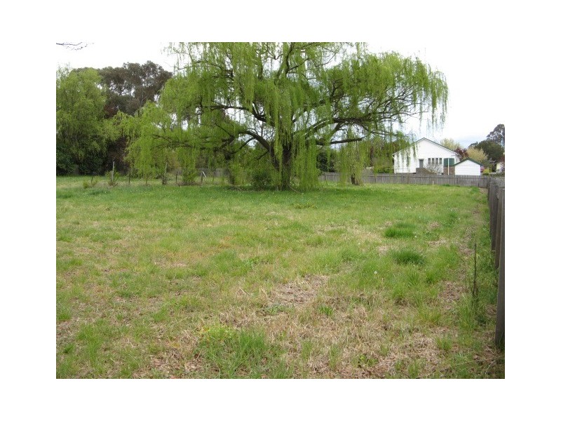 8 Power Place, Armidale NSW 2350