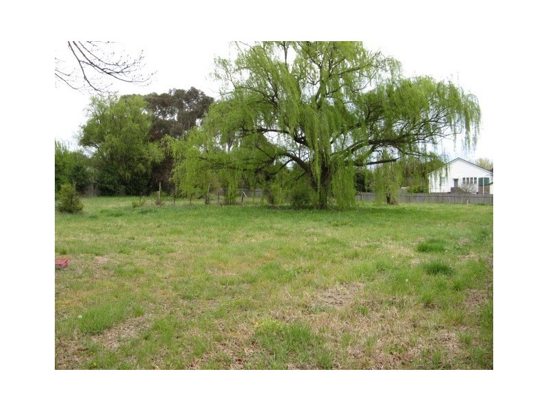 8 Power Place, Armidale NSW 2350