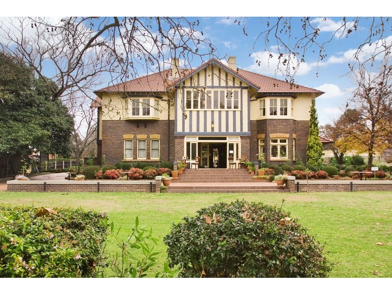 128 Faulkner St, Armidale NSW 2350