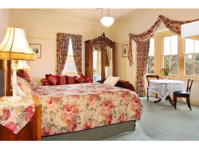 128 Faulkner St, Armidale NSW 2350