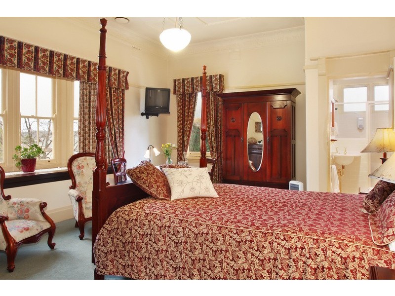 128 Faulkner St, Armidale NSW 2350
