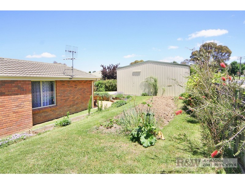 28 Centennial Close, Armidale NSW 2350
