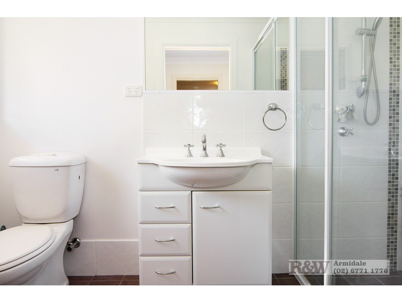 8 Elizabeth Avenue, Uralla NSW 2358