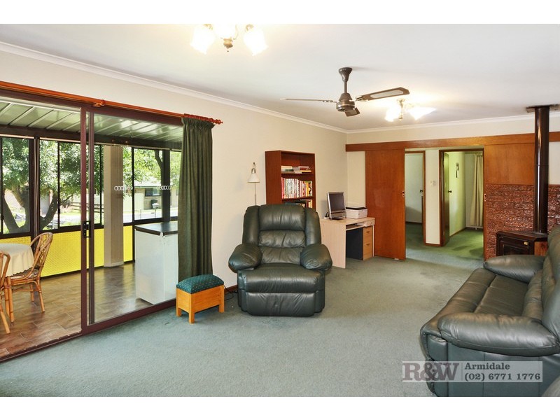 4 Church Avenue, Uralla NSW 2358