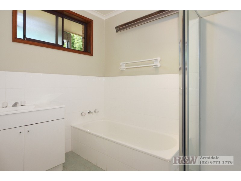 4 Church Avenue, Uralla NSW 2358