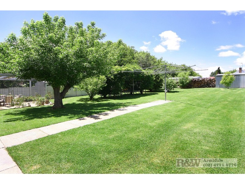 4 Church Avenue, Uralla NSW 2358