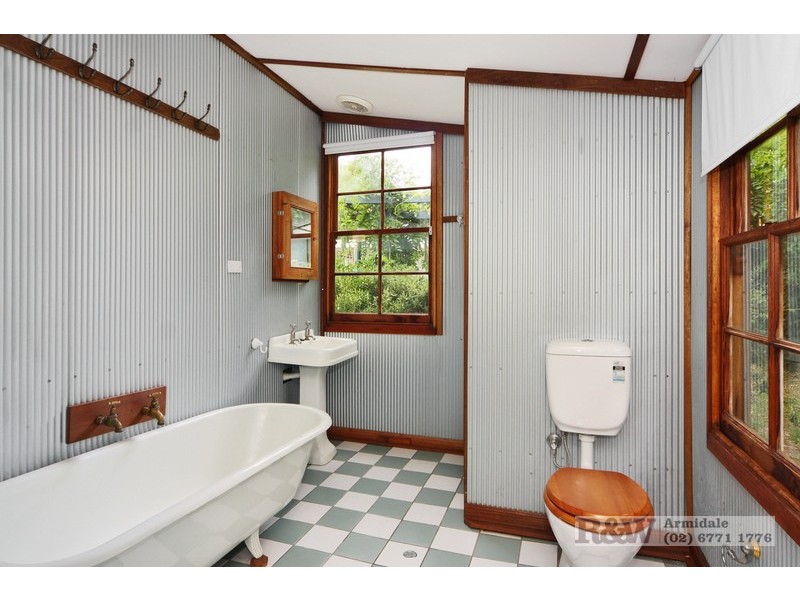 142 Bridge Street, Uralla NSW 2358