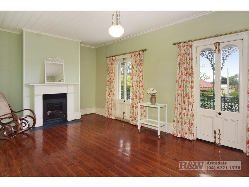 142 Bridge Street, Uralla NSW 2358