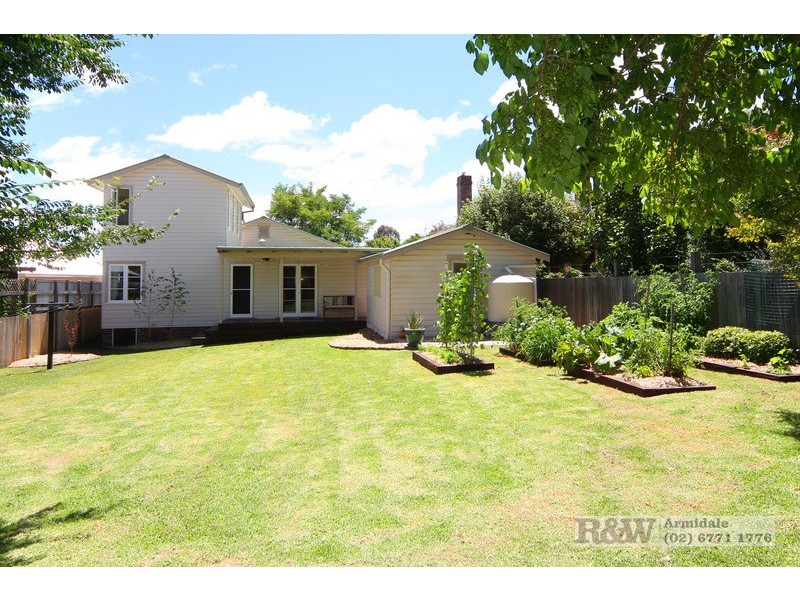 146 Mossman Street, Armidale NSW 2350