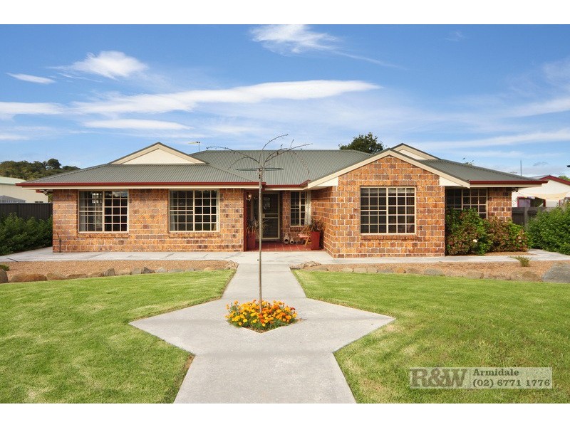 1 Munro Avenue, Uralla NSW 2358