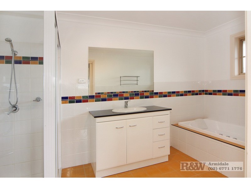 1 Munro Avenue, Uralla NSW 2358