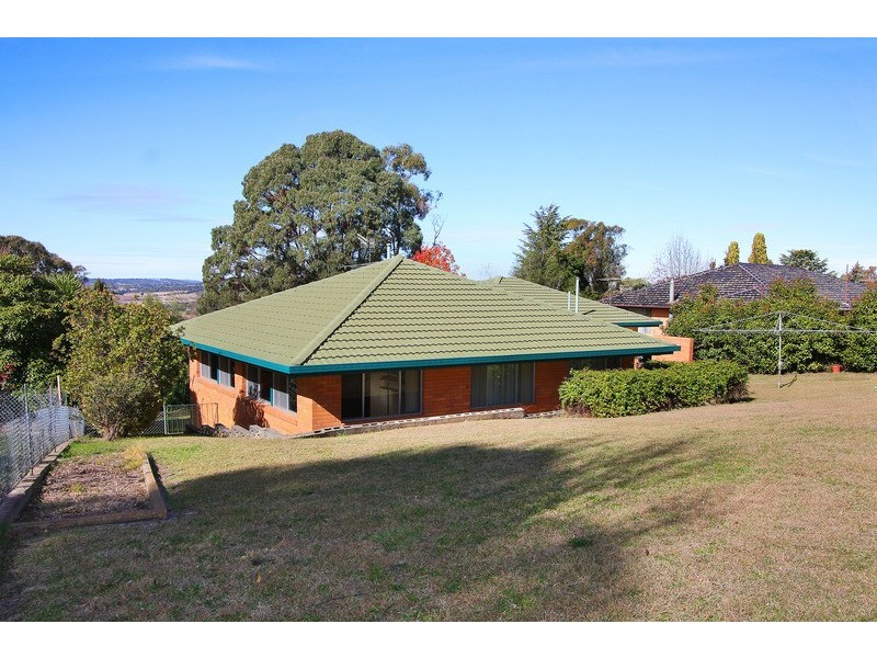 29 Campion Parade, Armidale NSW 2350