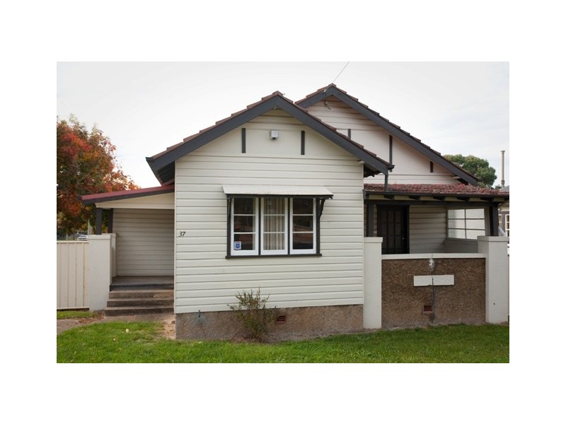 37 Marsh Street, Armidale NSW 2350