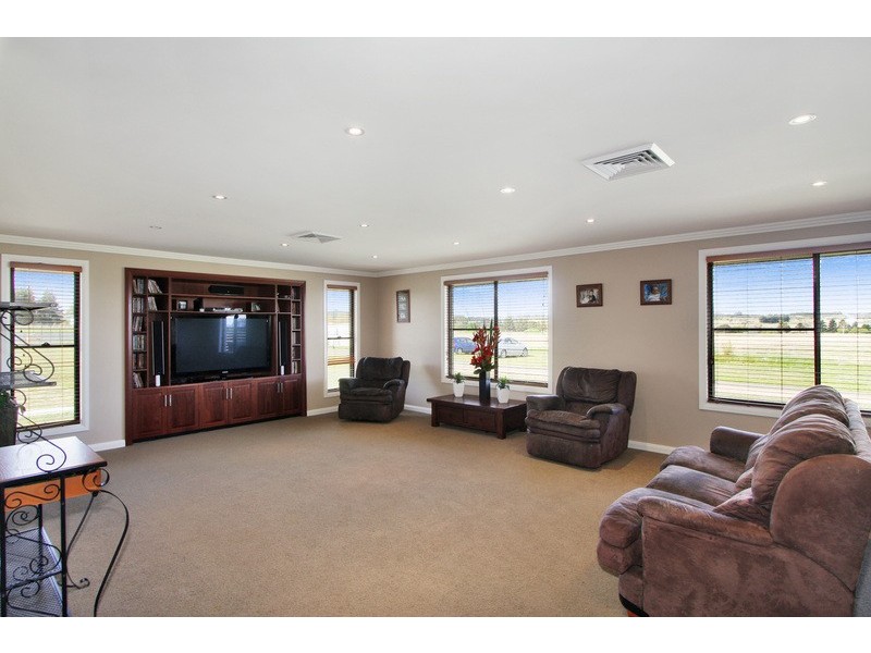 51 Macleay Way, Saumarez Ponds, Armidale NSW 2350
