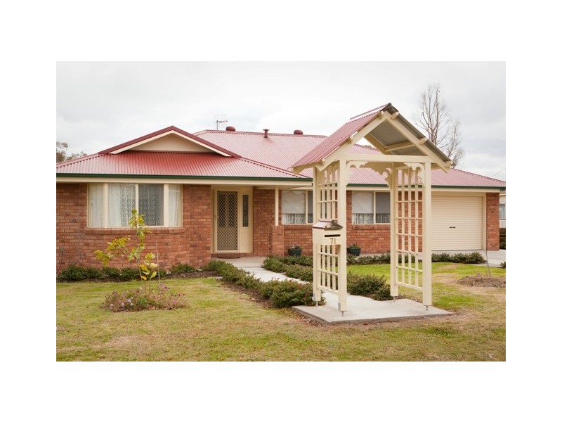 71 Queen Street, Uralla NSW 2358