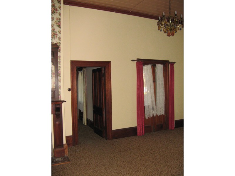 18 Salisbury Street, Uralla NSW 2358