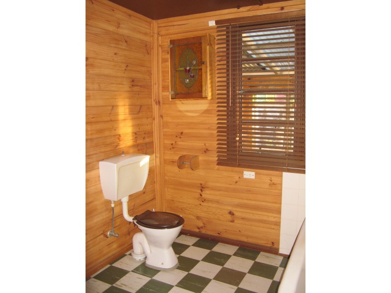 18 Salisbury Street, Uralla NSW 2358