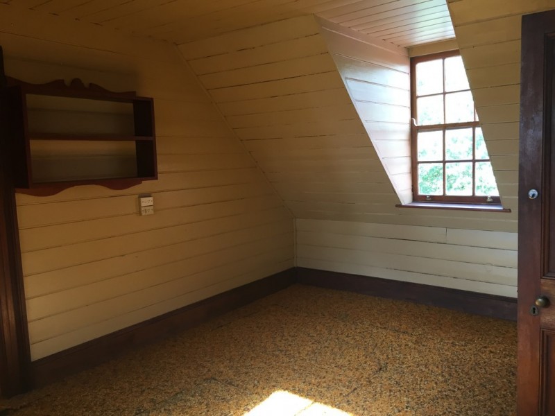 18 Salisbury Street, Uralla NSW 2358