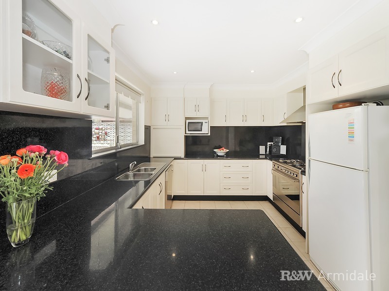 19 Campion Parade, Armidale NSW 2350