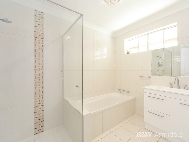 19 Campion Parade, Armidale NSW 2350