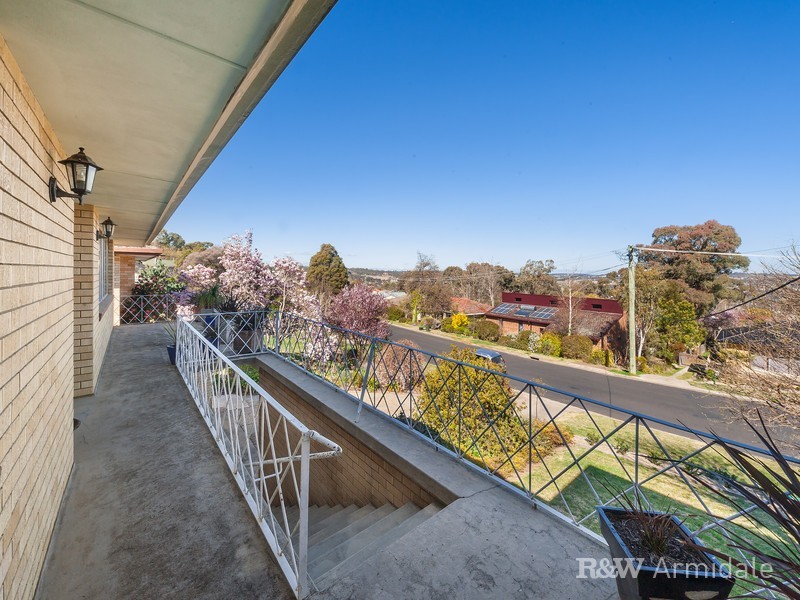 19 Campion Parade, Armidale NSW 2350