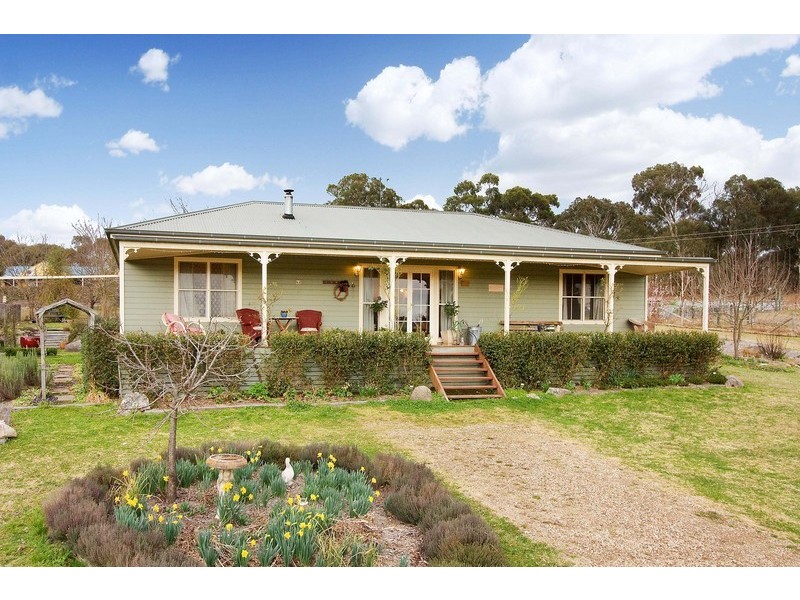 7 Wallaby Rocks Lane, Uralla NSW 2358