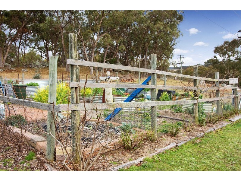 7 Wallaby Rocks Lane, Uralla NSW 2358