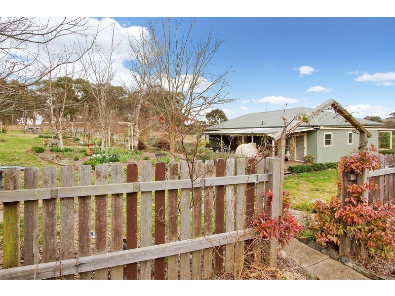 7 Wallaby Rocks Lane, Uralla NSW 2358