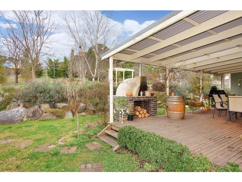 7 Wallaby Rocks Lane, Uralla NSW 2358