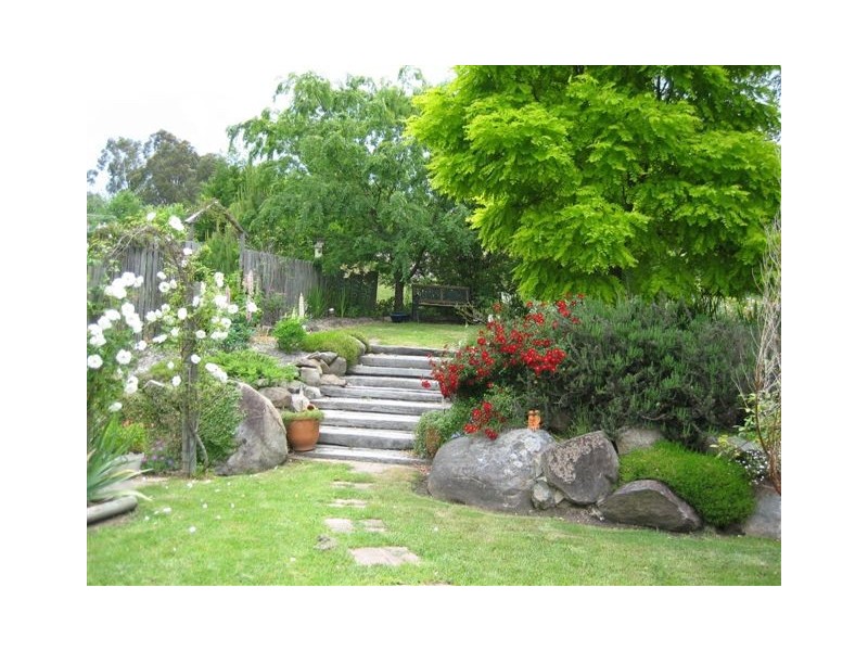 7 Wallaby Rocks Lane, Uralla NSW 2358