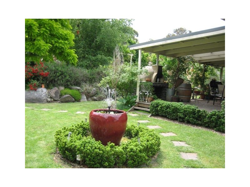 7 Wallaby Rocks Lane, Uralla NSW 2358