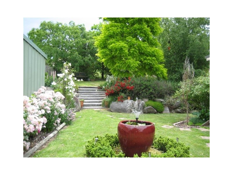 7 Wallaby Rocks Lane, Uralla NSW 2358