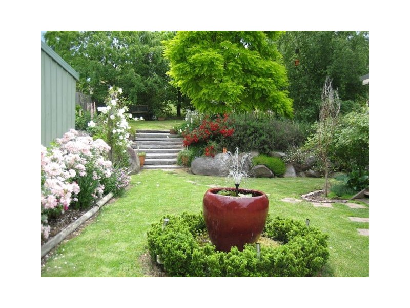 7 Wallaby Rocks Lane, Uralla NSW 2358