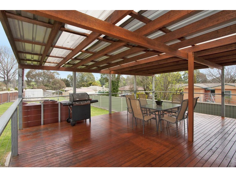 8 Prince Avenue, Uralla NSW 2358