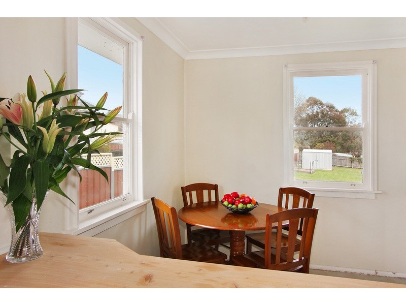 8 Prince Avenue, Uralla NSW 2358