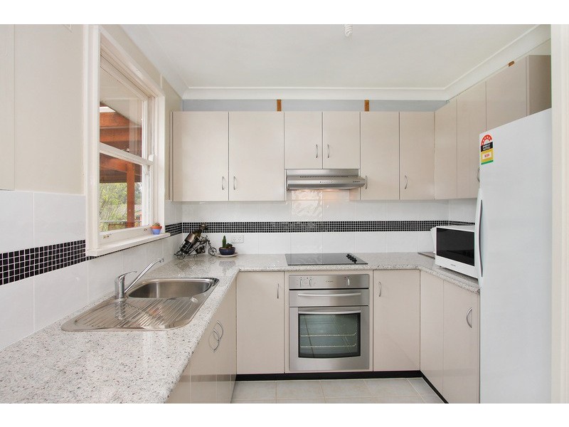 8 Prince Avenue, Uralla NSW 2358