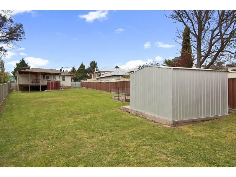 8 Prince Avenue, Uralla NSW 2358