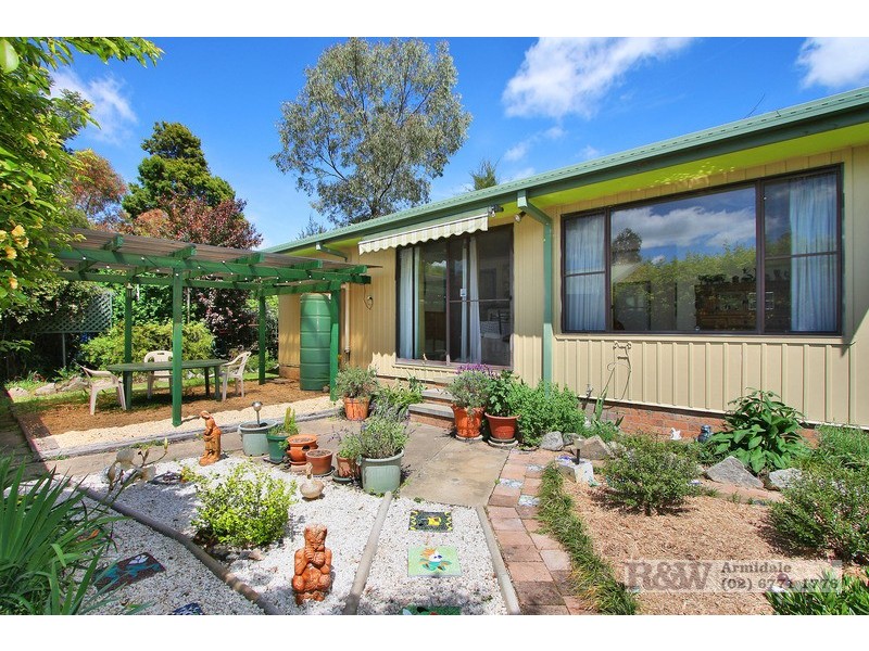 1 Monkton Avenue, Armidale NSW 2350