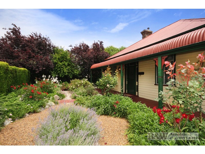97 Bridge Street, Uralla NSW 2358