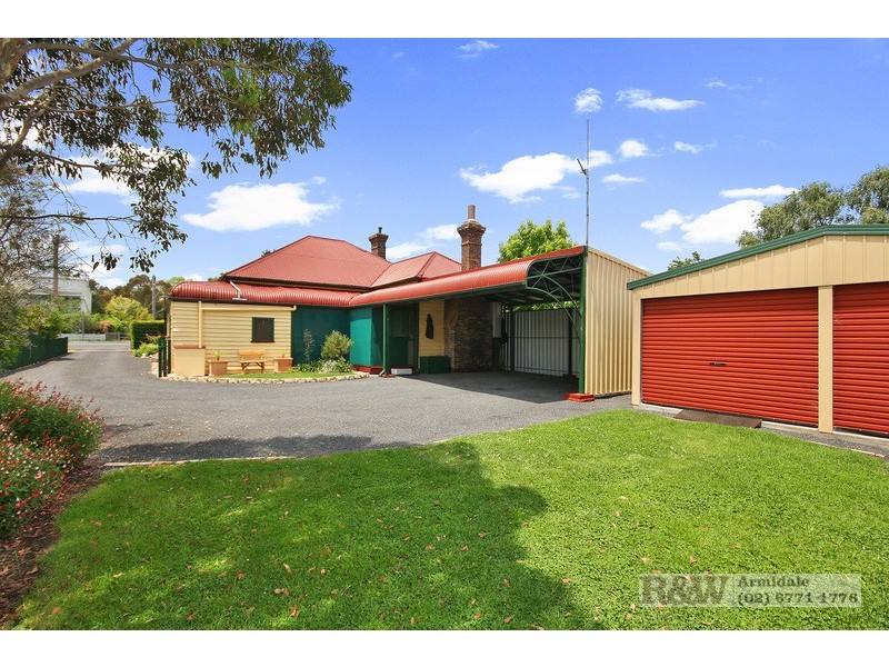 97 Bridge Street, Uralla NSW 2358