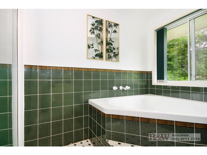 4 Sandon Close, Uralla NSW 2358