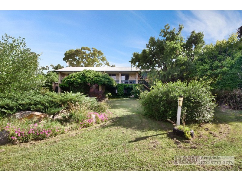 20 Inces Road, Armidale NSW 2350