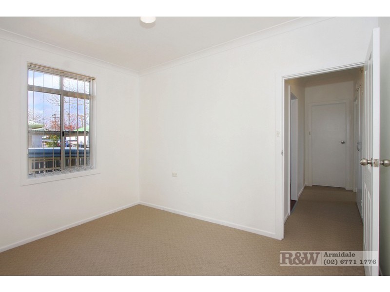 4 Barney Street, Armidale NSW 2350