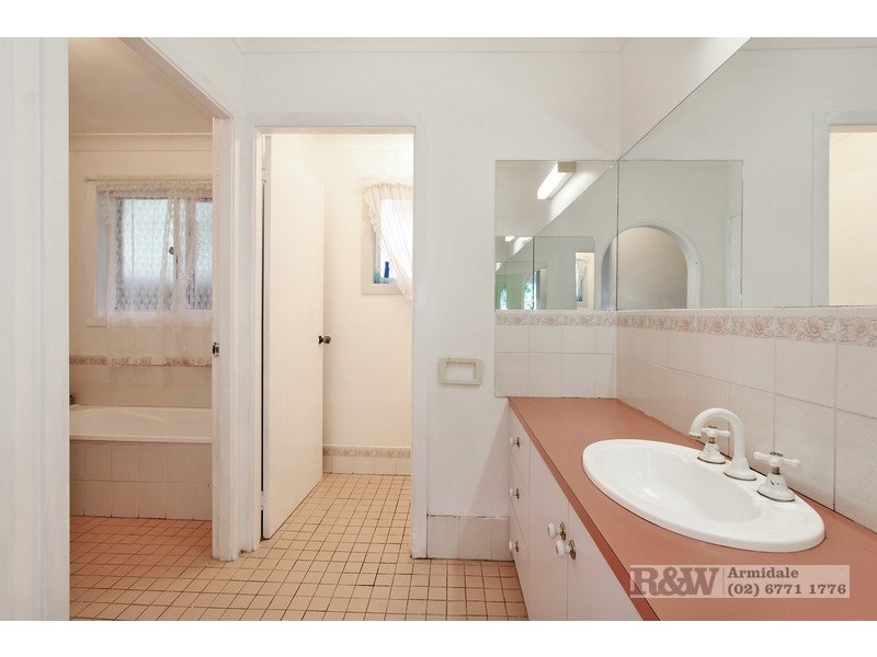 2/22 Butler Lane, Armidale NSW 2350