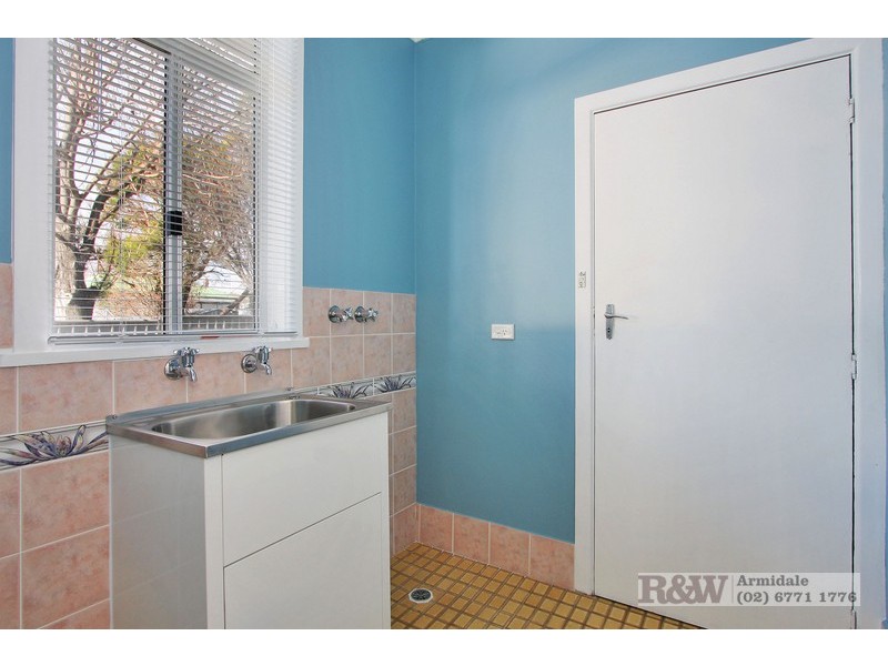 4 Barney Street, Armidale NSW 2350