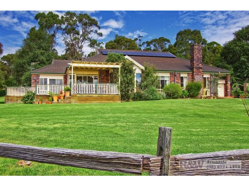 4 Karina Close, Armidale NSW 2350