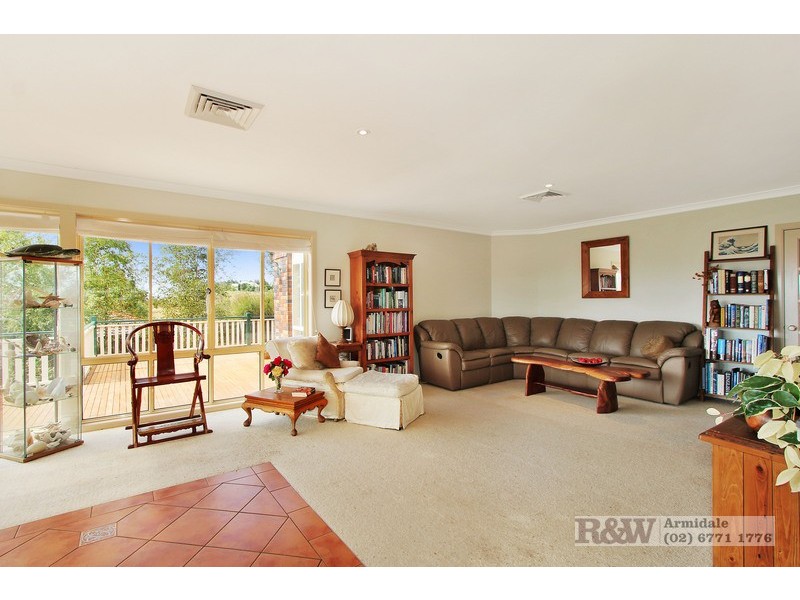 4 Karina Close, Armidale NSW 2350