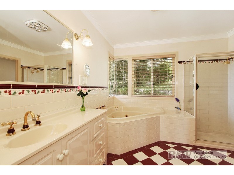 4 Karina Close, Armidale NSW 2350