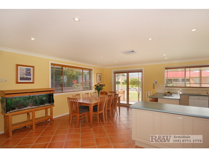 75 The Avenue, Armidale NSW 2350