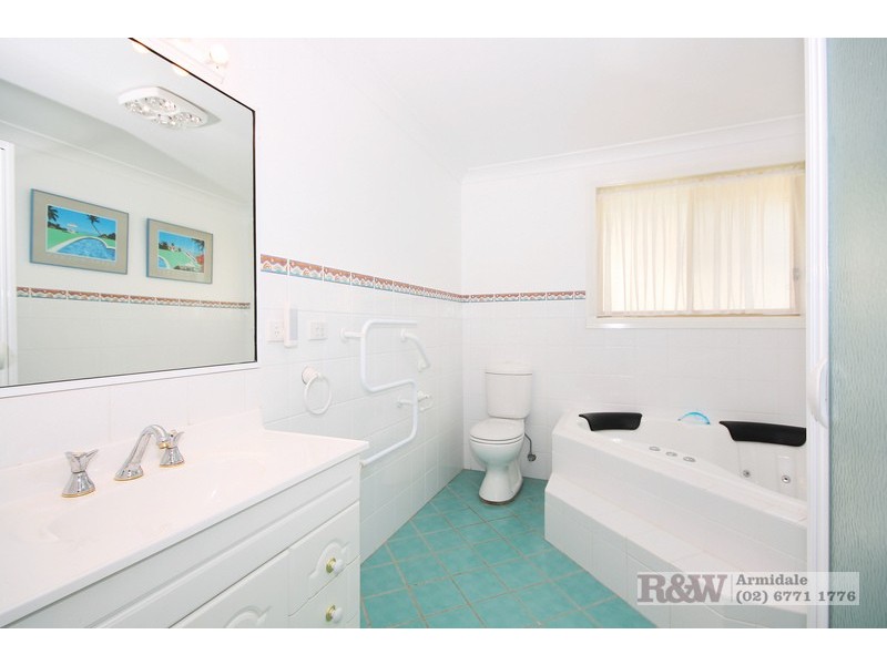 75 The Avenue, Armidale NSW 2350